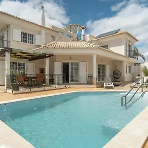 https://lv-premier-algarve-fu1-pool-ac-garden-sea-view.hotelaalgarve.com